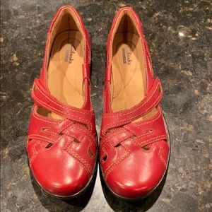 Clarks like new red slip on shoes women’s 9M